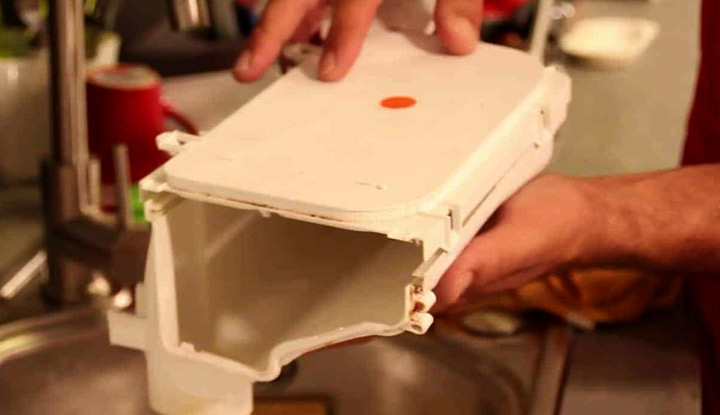 acceder-nettoyer-durite Accéder et nettoyer la durite